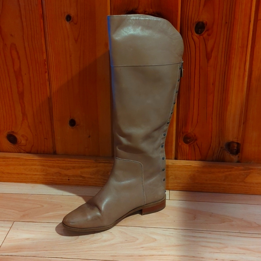Knee high riding boot